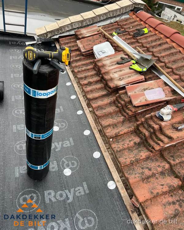 Dakschade herstel: pannendak renovatie in De Bilt Dakschade herstel: pannendak renovatie in De Bilt